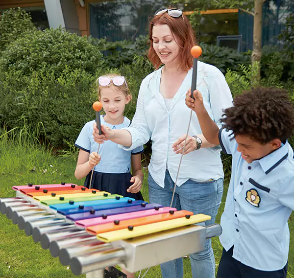 Жабық балалар ойын алаңы